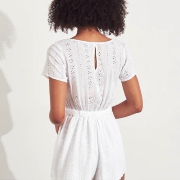 HOLLISTER | WOMENS WHITE EYELET LACE COQUETTE ROMPER ONE-PIECE SHORTS, SIZE M - Picture 3 of 10